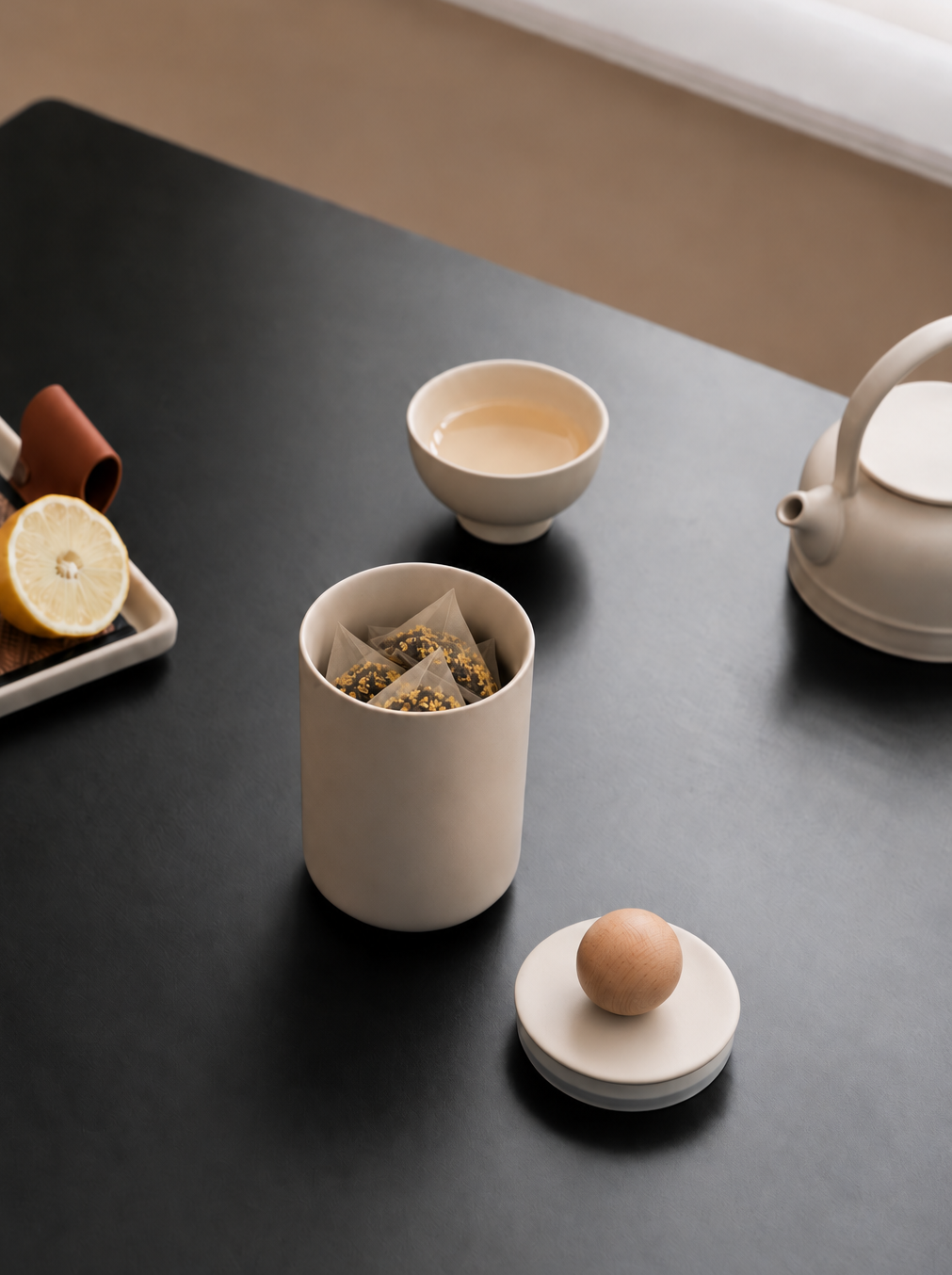 de- Tea Canister